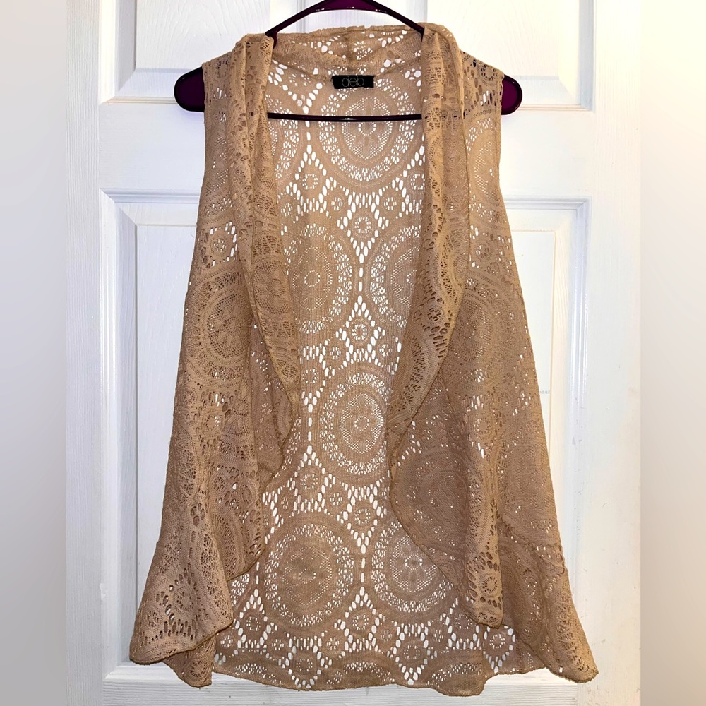 Nude Sleeveless Cardigan